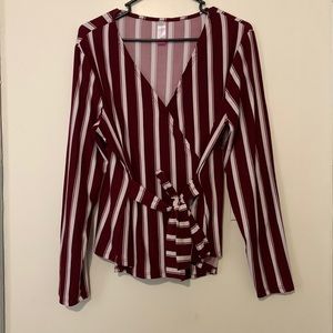 Size 3XL ( fits like large) no boundaries blouse with tie around waist.